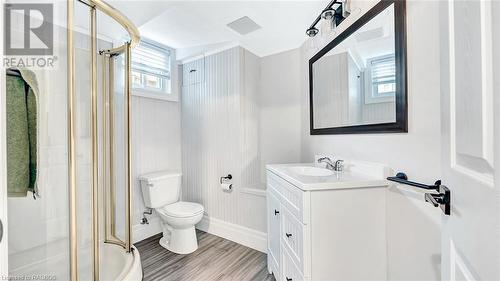 2086 8Th Ave E, Owen Sound, ON - Indoor Photo Showing Bathroom