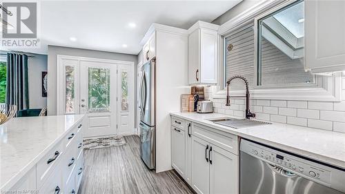 2086 8Th Ave E, Owen Sound, ON - Indoor Photo Showing Kitchen