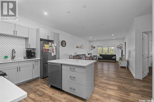 686/690 19Th Street W, Prince Albert, SK - Indoor Photo Showing Kitchen