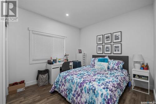 686/690 19Th Street W, Prince Albert, SK - Indoor Photo Showing Bedroom