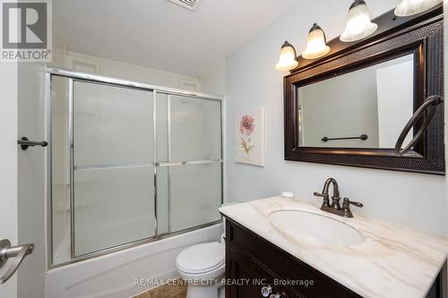 74 - 40 Tiffany Drive, London, ON - Indoor Photo Showing Bathroom