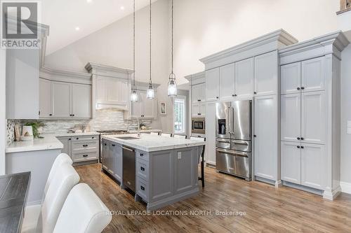 119 Wendake Road, Tiny, ON - Indoor Photo Showing Kitchen With Stainless Steel Kitchen With Upgraded Kitchen