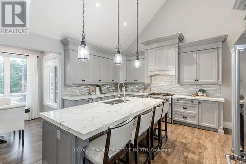 119 Wendake Road, Tiny, ON - Indoor Photo Showing Kitchen With Upgraded Kitchen