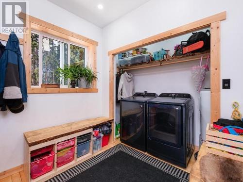 3 Chinook Lane, Whitehorse South, YT - Indoor Photo Showing Laundry Room