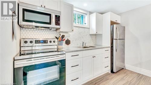 2086 8Th Ave E, Owen Sound, ON - Indoor Photo Showing Kitchen With Double Sink