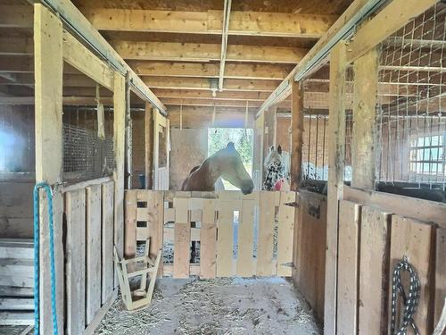 Stable - 3902 Rg De La Carrière, Rouyn-Noranda, QC - Indoor Photo Showing Other Room