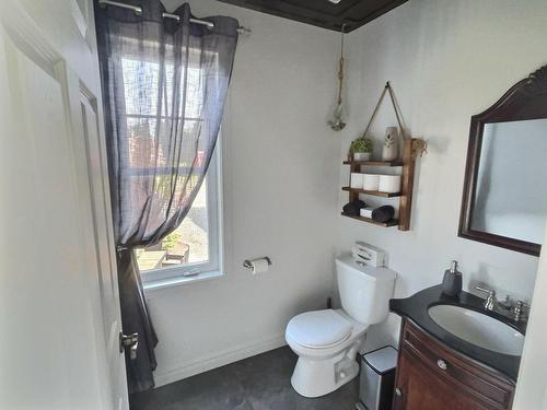 Powder room - 3902 Rg De La Carrière, Rouyn-Noranda, QC - Indoor Photo Showing Bathroom