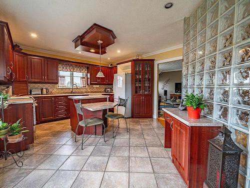 Kitchen - 330 Rue Du Roi, Val-Des-Sources, QC - Indoor