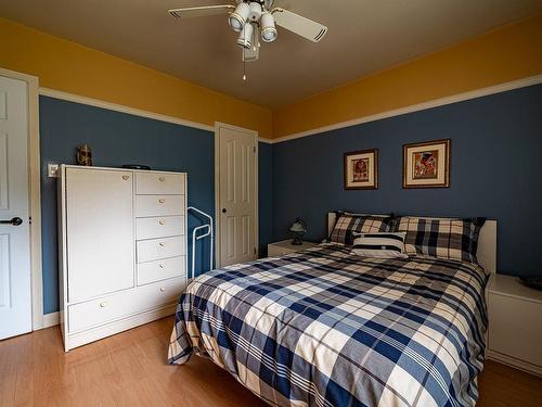 Chambre Ã Â coucher - 330 Rue Du Roi, Val-Des-Sources, QC - Indoor Photo Showing Bedroom