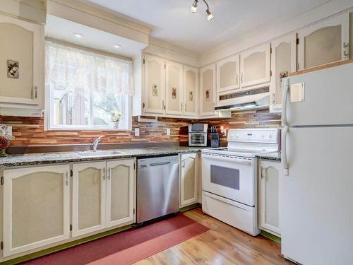 Cuisine - 12510 89E Avenue, Montréal (Rivière-Des-Prairies/Pointe-Aux-Trembles), QC - Indoor Photo Showing Kitchen