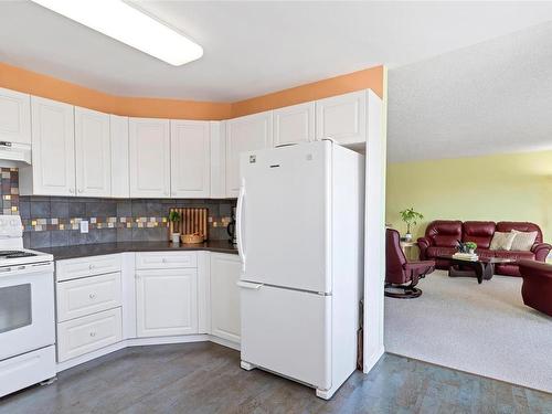 36-100 Gifford Rd, Ladysmith, BC - Indoor Photo Showing Kitchen