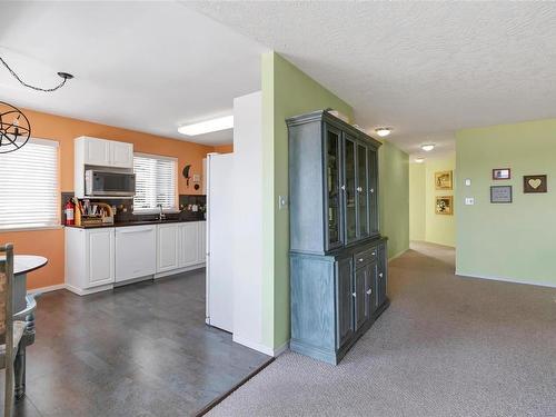 36-100 Gifford Rd, Ladysmith, BC - Indoor Photo Showing Kitchen