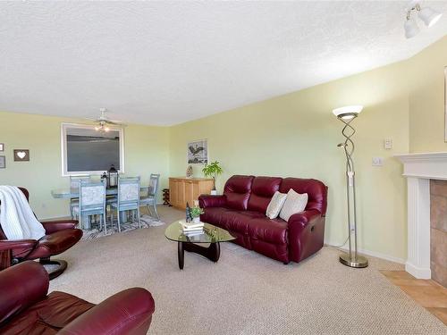 36-100 Gifford Rd, Ladysmith, BC - Indoor Photo Showing Living Room With Fireplace