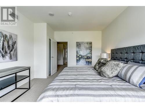 3030 Pandosy Street Unit# 310, Kelowna, BC - Indoor Photo Showing Bedroom