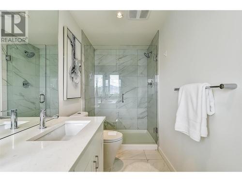 3030 Pandosy Street Unit# 310, Kelowna, BC - Indoor Photo Showing Bathroom