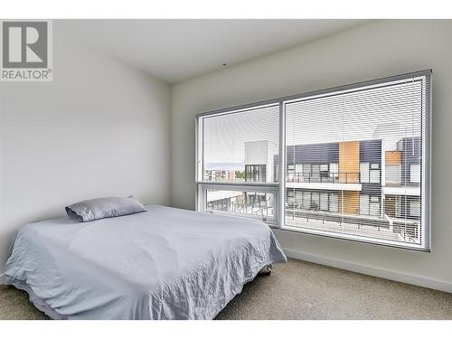 3030 Pandosy Street Unit# 310, Kelowna, BC - Indoor Photo Showing Bedroom