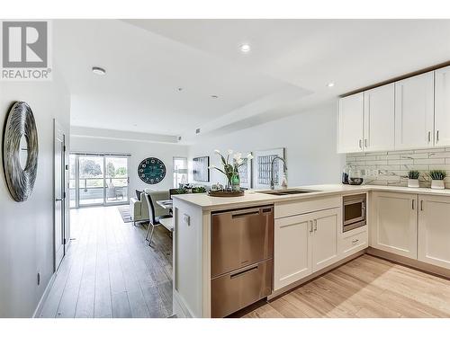 3030 Pandosy Street Unit# 310, Kelowna, BC - Indoor Photo Showing Kitchen With Upgraded Kitchen