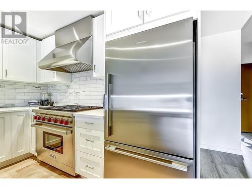 3030 Pandosy Street Unit# 310, Kelowna, BC - Indoor Photo Showing Kitchen With Stainless Steel Kitchen With Upgraded Kitchen