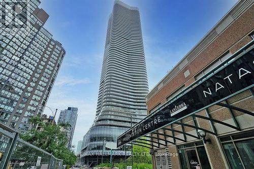 3909 - 11 Wellesley Street W, Toronto (Bay Street Corridor), ON - Outdoor With Facade