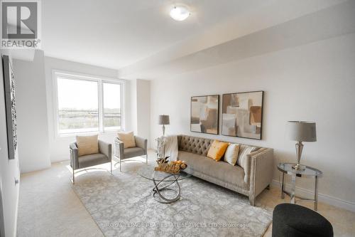 3321 Sixth Line, Oakville, ON - Indoor Photo Showing Living Room