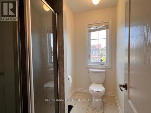 31 Gold Park Gate, Essa, ON - Indoor Photo Showing Bathroom