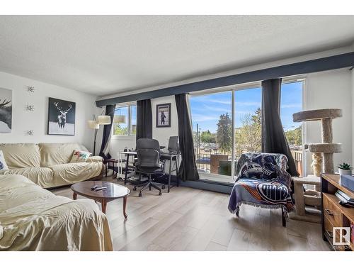 11155 101 St Ne, Edmonton, AB - Indoor Photo Showing Living Room