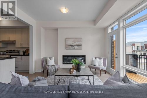 26 Gunton Street, Aurora (Bayview Northeast), ON - Indoor Photo Showing Living Room With Fireplace