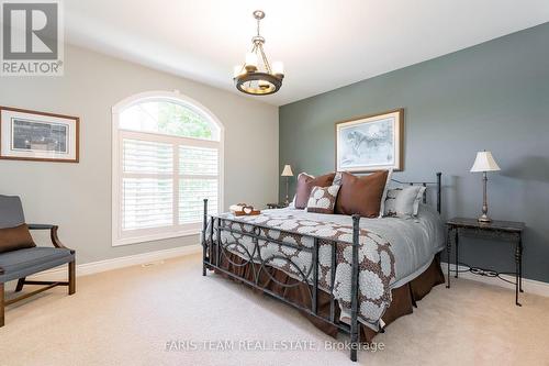 1 Bunker Place, Oro-Medonte, ON - Indoor Photo Showing Bedroom