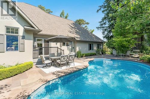 1 Bunker Place, Oro-Medonte, ON - Outdoor With In Ground Pool