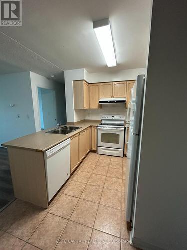 1806 - 5500 Yonge Street, Toronto, ON - Indoor Photo Showing Kitchen With Double Sink