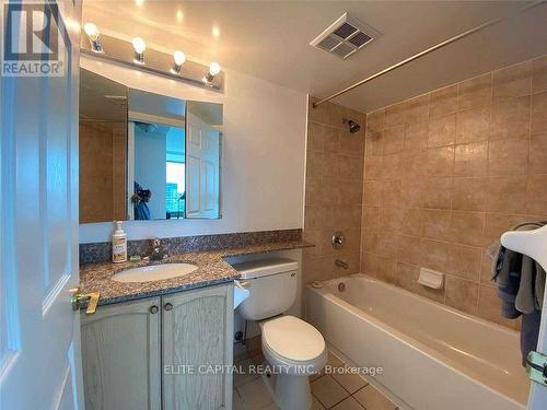 1806 - 5500 Yonge Street, Toronto, ON - Indoor Photo Showing Bathroom