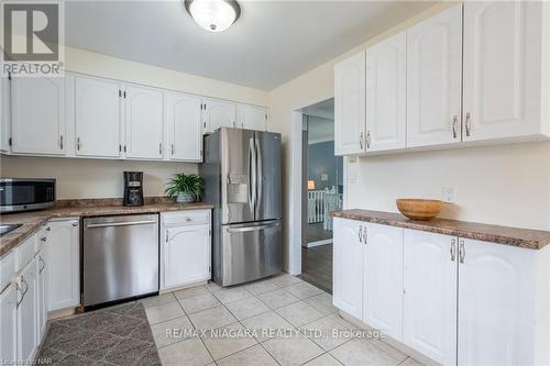 7 Royal Oak Drive, St. Catharines, ON - Indoor Photo Showing Kitchen