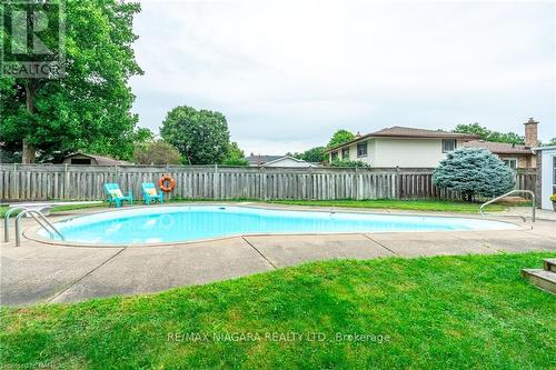 7 Royal Oak Drive, St. Catharines, ON - Outdoor With In Ground Pool With Backyard