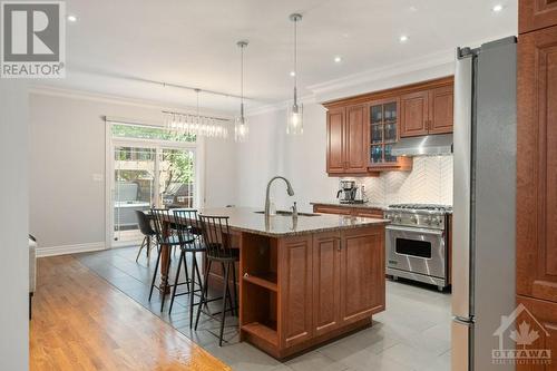 197 Strathcona Avenue, Ottawa, ON - Indoor Photo Showing Kitchen With Upgraded Kitchen