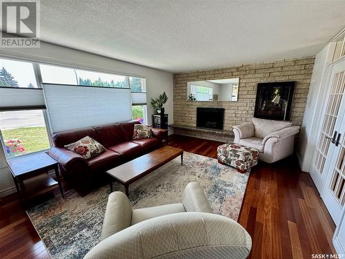 40 Driftwood Crescent, Yorkton, SK - Indoor Photo Showing Living Room