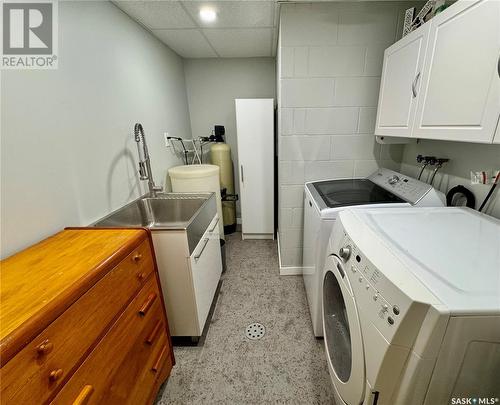 40 Driftwood Crescent, Yorkton, SK - Indoor Photo Showing Laundry Room