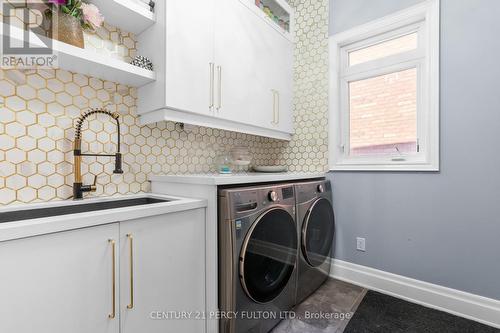 135 Britannia Avenue E, Oshawa, ON - Indoor Photo Showing Laundry Room