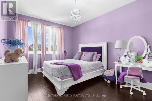 135 Britannia Avenue E, Oshawa, ON - Indoor Photo Showing Bedroom