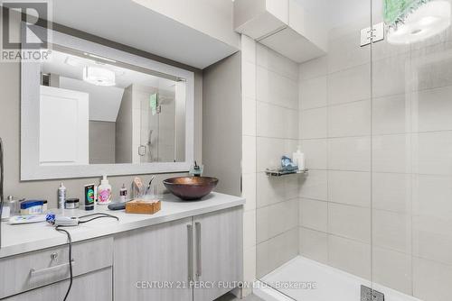 135 Britannia Avenue E, Oshawa, ON - Indoor Photo Showing Bathroom