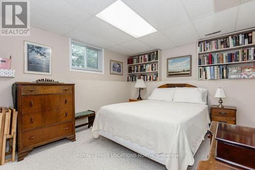 74 Dyer Drive, Wasaga Beach, ON - Indoor Photo Showing Bedroom