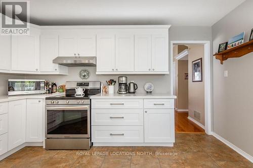 74 Dyer Drive, Wasaga Beach, ON - Indoor Photo Showing Kitchen