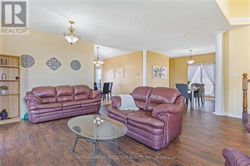 50 Dinnick Crescent, Orangeville, ON - Indoor Photo Showing Living Room