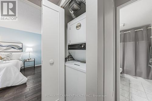 1408 - 2055 Upper Middle Road, Burlington (Brant Hills), ON - Indoor Photo Showing Laundry Room