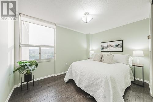 1408 - 2055 Upper Middle Road, Burlington (Brant Hills), ON - Indoor Photo Showing Bedroom