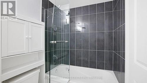 902 - 75 Eglinton Avenue W, Mississauga (Hurontario), ON - Indoor Photo Showing Bathroom