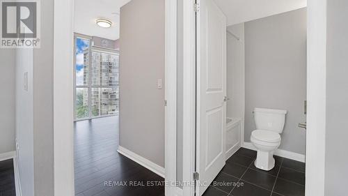 902 - 75 Eglinton Avenue W, Mississauga (Hurontario), ON - Indoor Photo Showing Bathroom