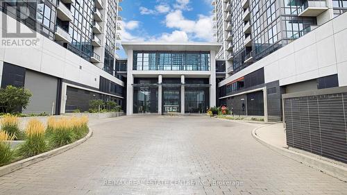 902 - 75 Eglinton Avenue W, Mississauga (Hurontario), ON - Outdoor