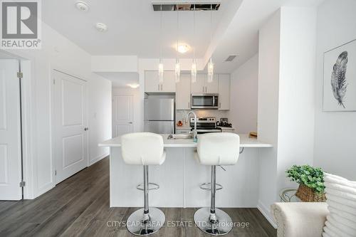 613 - 470 Dundas Street E, Hamilton (Waterdown), ON - Indoor Photo Showing Kitchen With Upgraded Kitchen