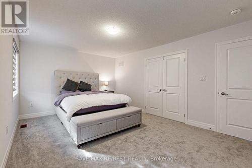 24 Nicort Road, Wasaga Beach, ON - Indoor Photo Showing Bedroom