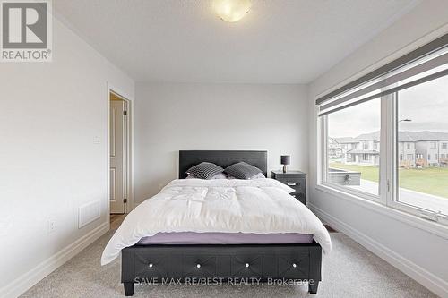 24 Nicort Road, Wasaga Beach, ON - Indoor Photo Showing Bedroom